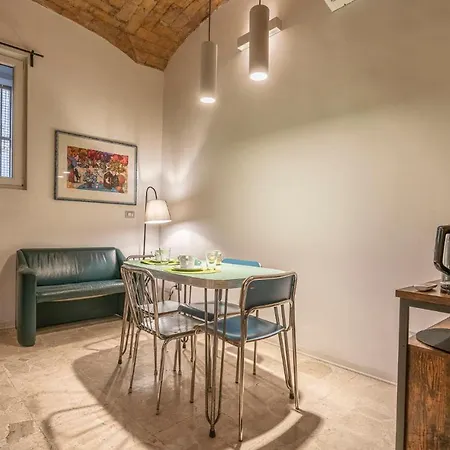 Amazing In With Kitchenette