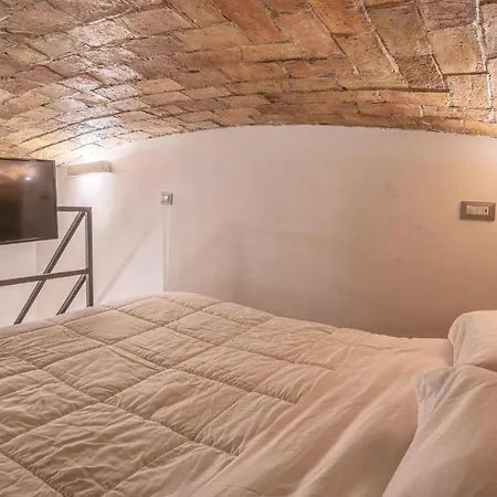 Amazing In With Kitchenette Apartment *