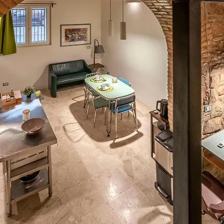 Amazing In With Kitchenette *